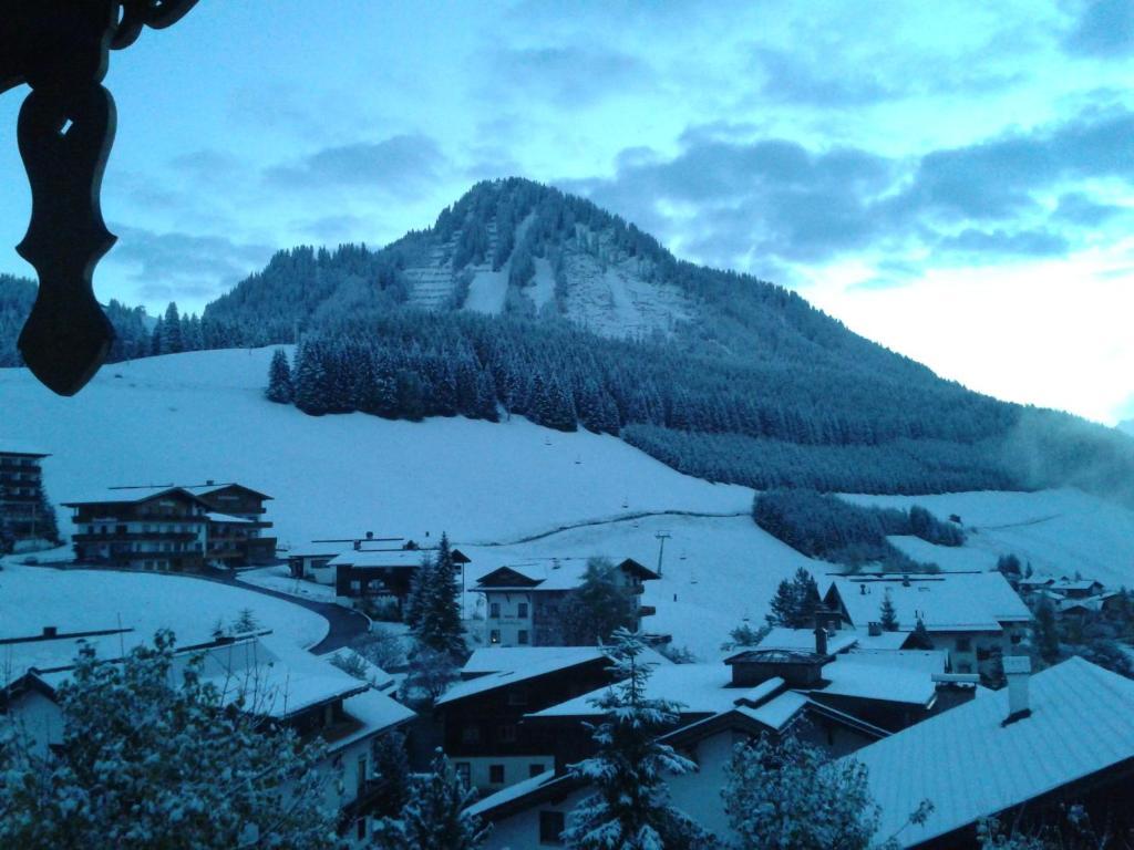 Haus Amann Apartment Berwang Exterior foto