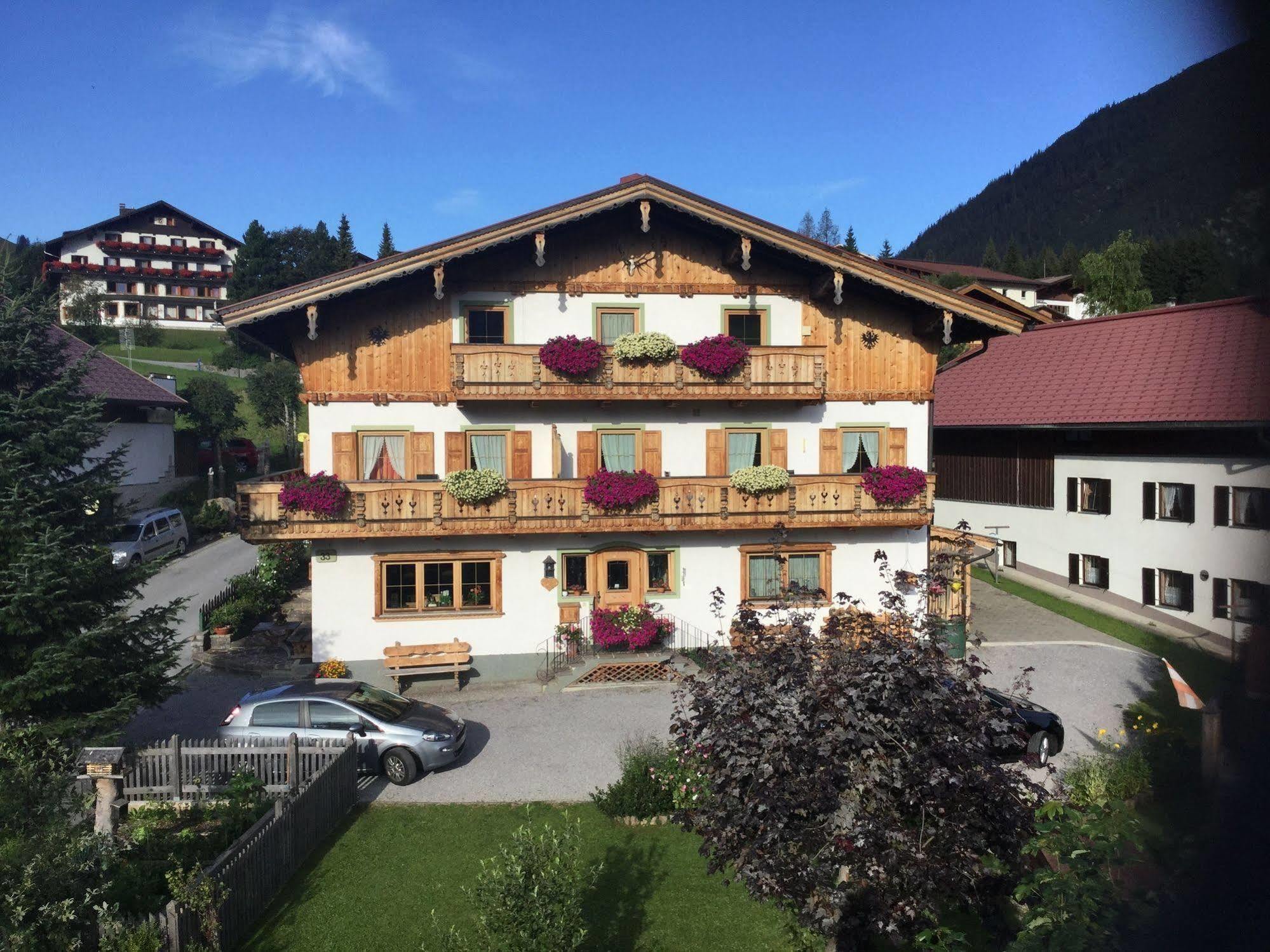 Haus Amann Apartment Berwang Exterior foto