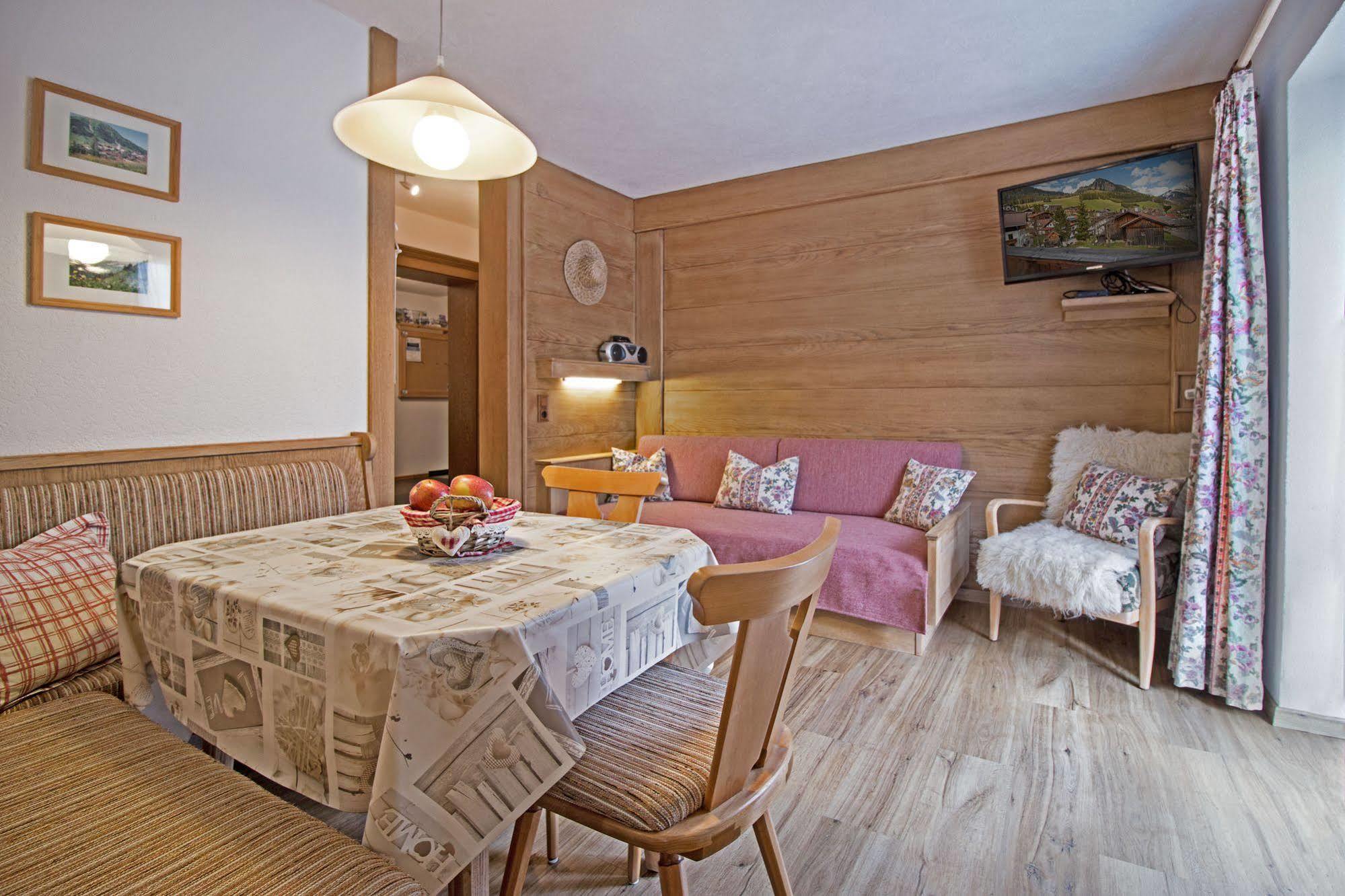 Haus Amann Apartment Berwang Exterior foto