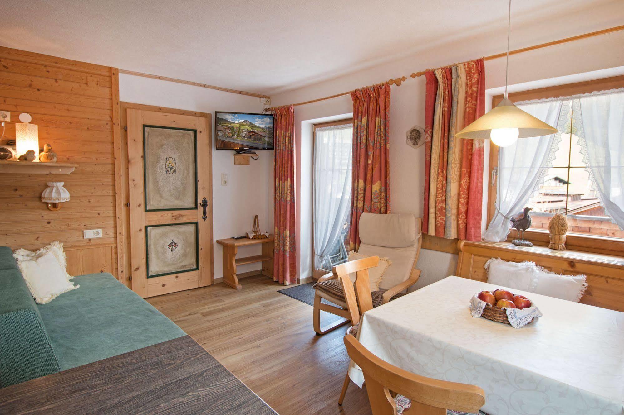 Haus Amann Apartment Berwang Exterior foto