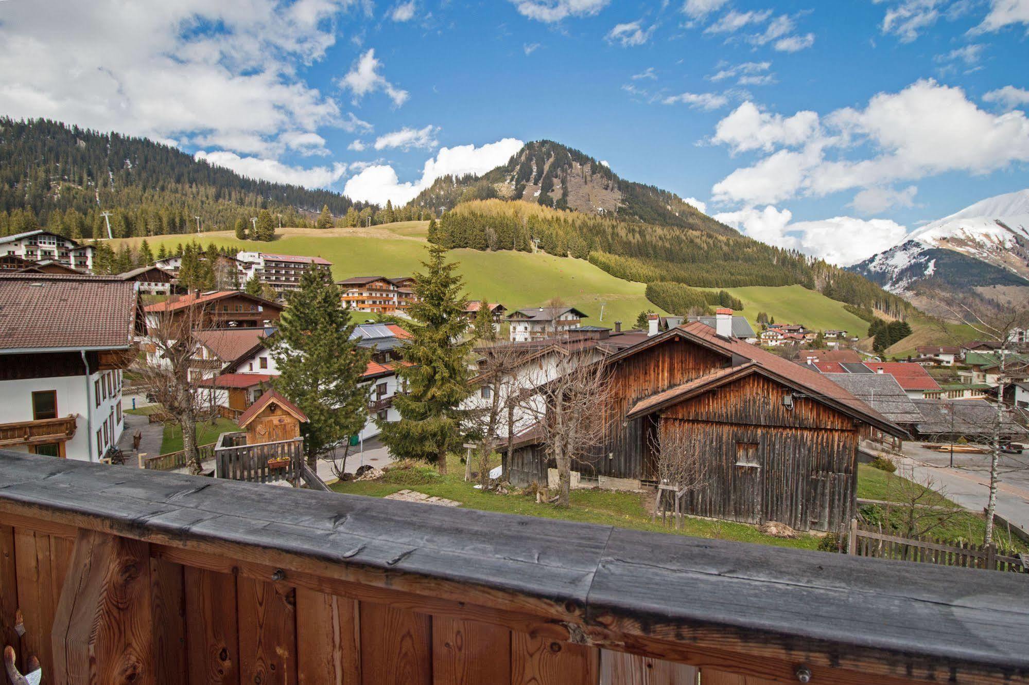 Haus Amann Apartment Berwang Exterior foto